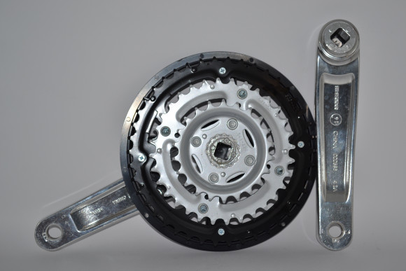 Шатун SR Suntour CW14 XCC T202 ABIBG 175MM 44/32/22T, сріблястий Шатун SR Suntour CW14 XCC T202 ABIBG 175MM 44/32/22T, сріблястий