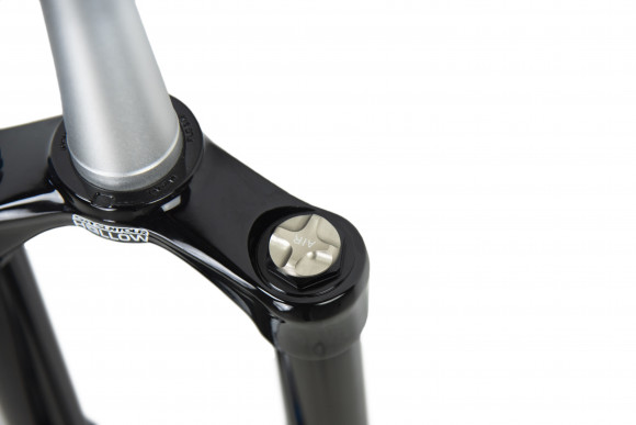 Вилка SR Suntour SF17 Durolux RC2 PCS 20QLC 180 27.5", чорний Вилка SR Suntour SF17 Durolux RC2 PCS 20QLC 180 27.5", чорний