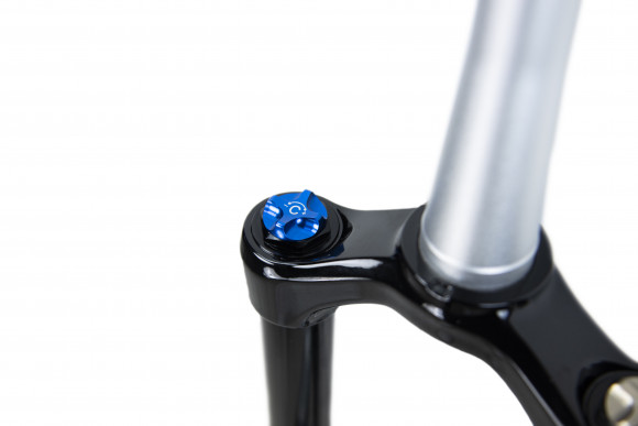 Вилка SR Suntour SF20 Durolux36 Boost RC PCS 15QLC32 110 180 27.5", чорний Вилка SR Suntour SF20 Durolux36 Boost RC PCS 15QLC32 110 180 27.5", чорний