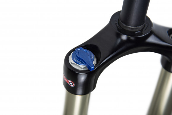 Вилка SR Suntour SF16 Raidon XC DS LO R 120 26", білий Вилка SR Suntour SF16 Raidon XC DS LO R 120 26", білий